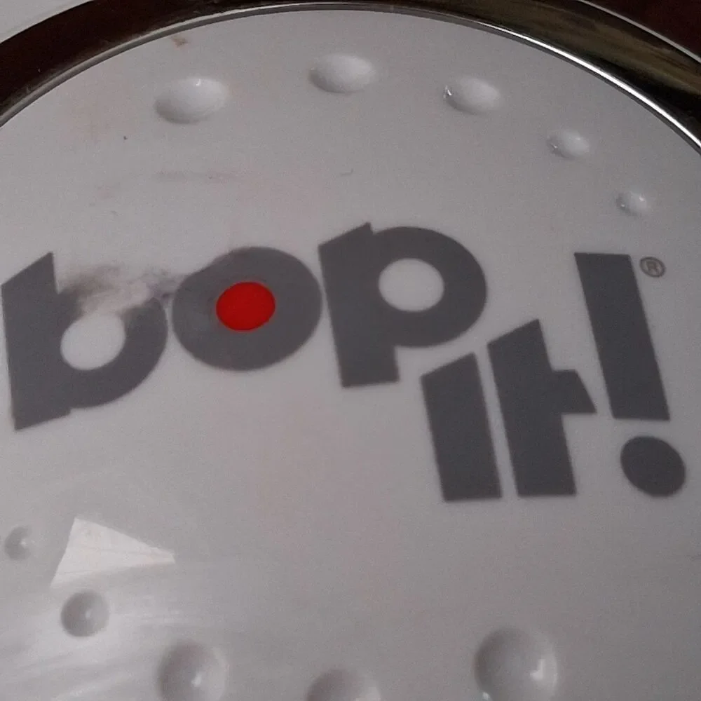 BOP IT! Talking Handheld Electronic Game White 2008 Hasbro Vintage